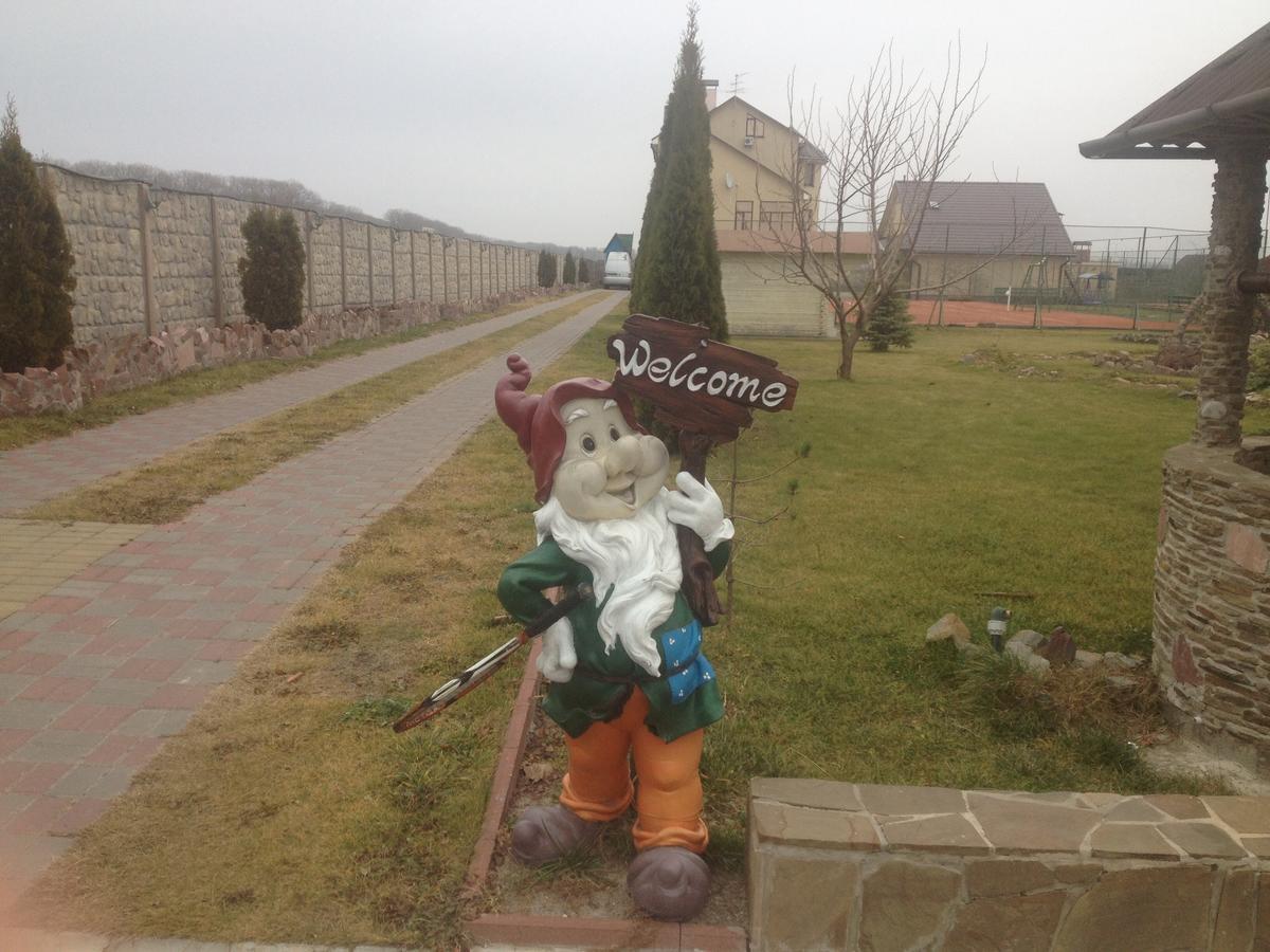 Tennis House Hotel Kraszilivka Kültér fotó